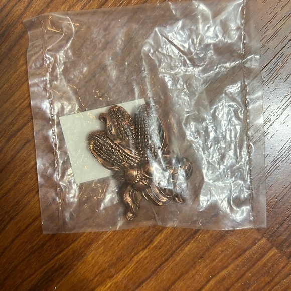 Hallmark Fall Theme Lapel Pins Vintage Lot of 4 NIP - Picture 8 of 9